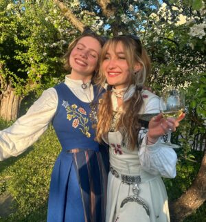 Billie Barker Instagram - 17 mai :)