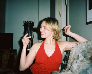 Billie Barker Instagram - Noen fine dager og den dagen Buffy klorte meg på øyelokket