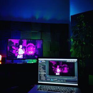 Billy Tolley Instagram - Late night #GhostAdventures evidence review in my secret cave/lab/studio. You’re going to be blown away by the evidence we’ve collected this season! All New Locations, All New Investigations. Starts Thursday February 27th @travelchannel 9/8c 🤓👻