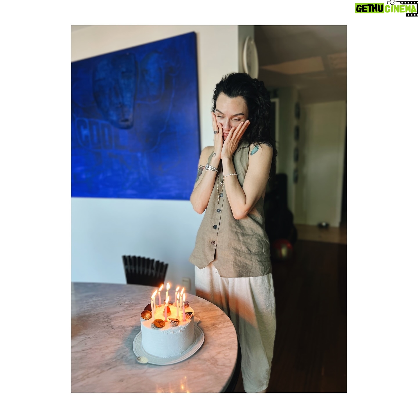 Birce Akalay - 143.1K Likes - Yes, I have now left behind exactly 40 years of my life.
I would like to thank all my friends and my dear love who blessed me with their sincere wishes, love and gifts all day long.
I think I have accumulated the most beautiful people in the world. Thanks to you, I feel very lucky and strong. I’m grateful for your existence.
I’m glad you gave birth to me, Mum.
I’m glad you protected me, Dad.
I love you so much!
🧜🏻♀️