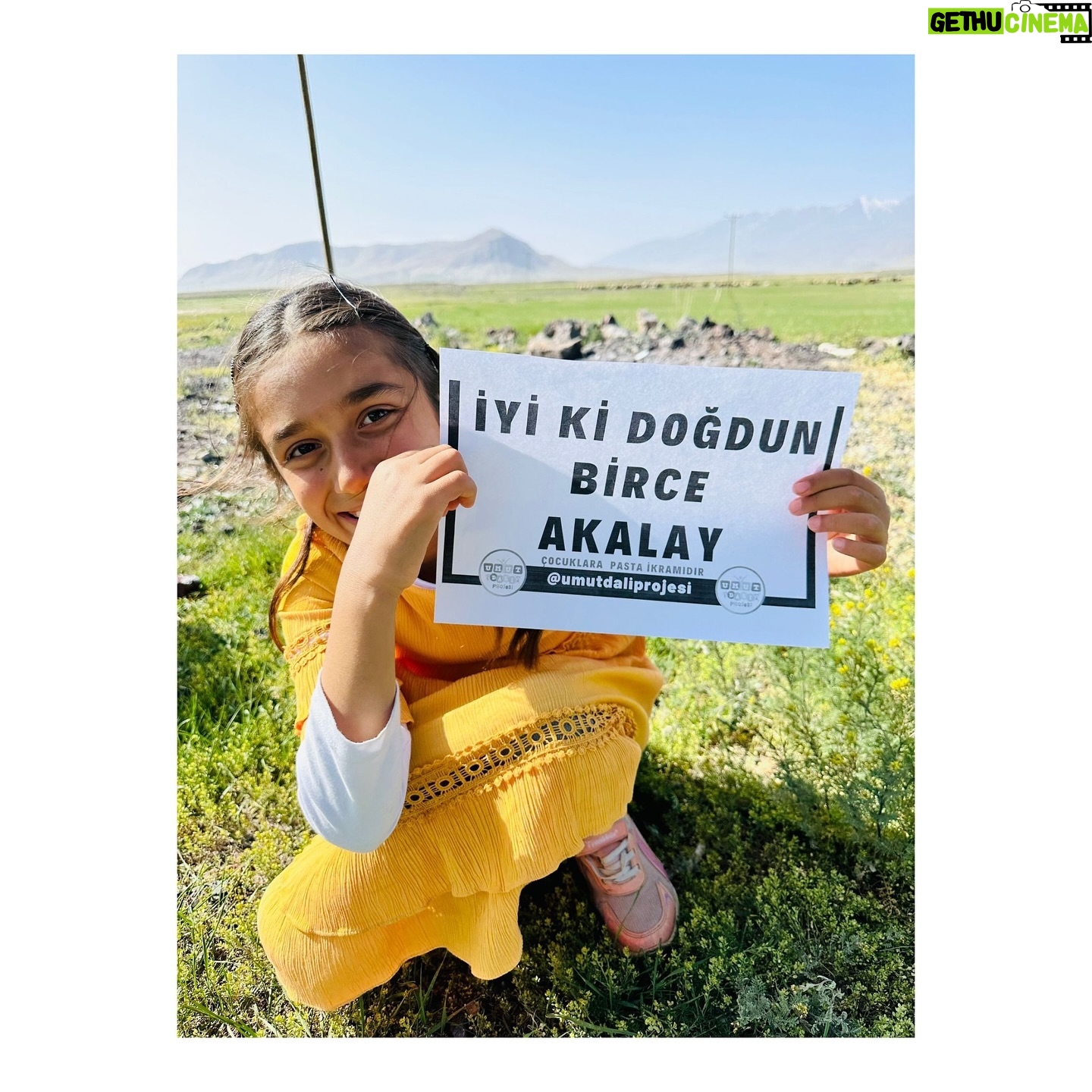 Birce Akalay - 143.1K Likes - Yes, I have now left behind exactly 40 years of my life.
I would like to thank all my friends and my dear love who blessed me with their sincere wishes, love and gifts all day long.
I think I have accumulated the most beautiful people in the world. Thanks to you, I feel very lucky and strong. I’m grateful for your existence.
I’m glad you gave birth to me, Mum.
I’m glad you protected me, Dad.
I love you so much!
🧜🏻♀️