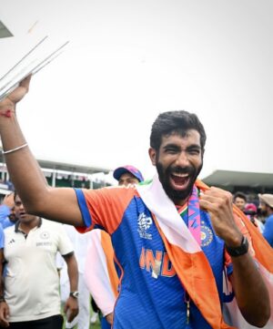 Birsa Dasgupta Instagram - On The Top Of The World 🇮🇳

#t20worldcup #india #champions #cricket #team #dream #believe #unity #bonding #passion #skills #friends #meninblue 

@indiancricketteam @rohitsharma45 @virat.kohli @rishabpant @surya_14kumar @dubeshivam @hardikpandya93 @royalnavghan @kuldeep_18 @jaspritb1 @_arshdeep.singh__ @akshar.patel @rahuldravidofficial @t20worldcup