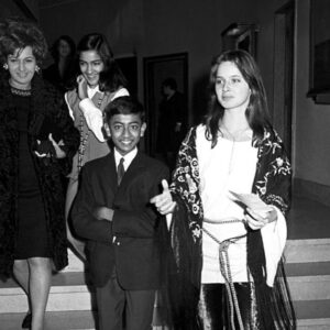 Birsa Dasgupta Instagram - Hello Isabella, Alessandro, Tommaso.. when do we meet again? Shall it be in Rome or New York or in India? Wish to hear stories of Gill and Roberto! Why don't we revive Sonali's boutique? Keen to show you films made by Hari, Raja, Ribhu and me! Would love to hear more about your stunning mama, Isa! How's your new film shaping up Ale? Let's plan a reunion soon! 

@isabellarossellini @alessandro_rossellini 

Rossellini - Dasgupta
A family full of actors and filmmakers! 

#family #italy #india #history #cinema #love #life