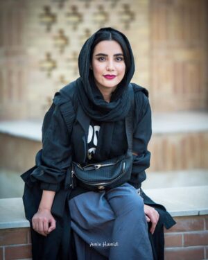 Bita Beigi Instagram - ….میگذرد همانند تمام زندگی قبل از تو….
عکس:امین حمیدی