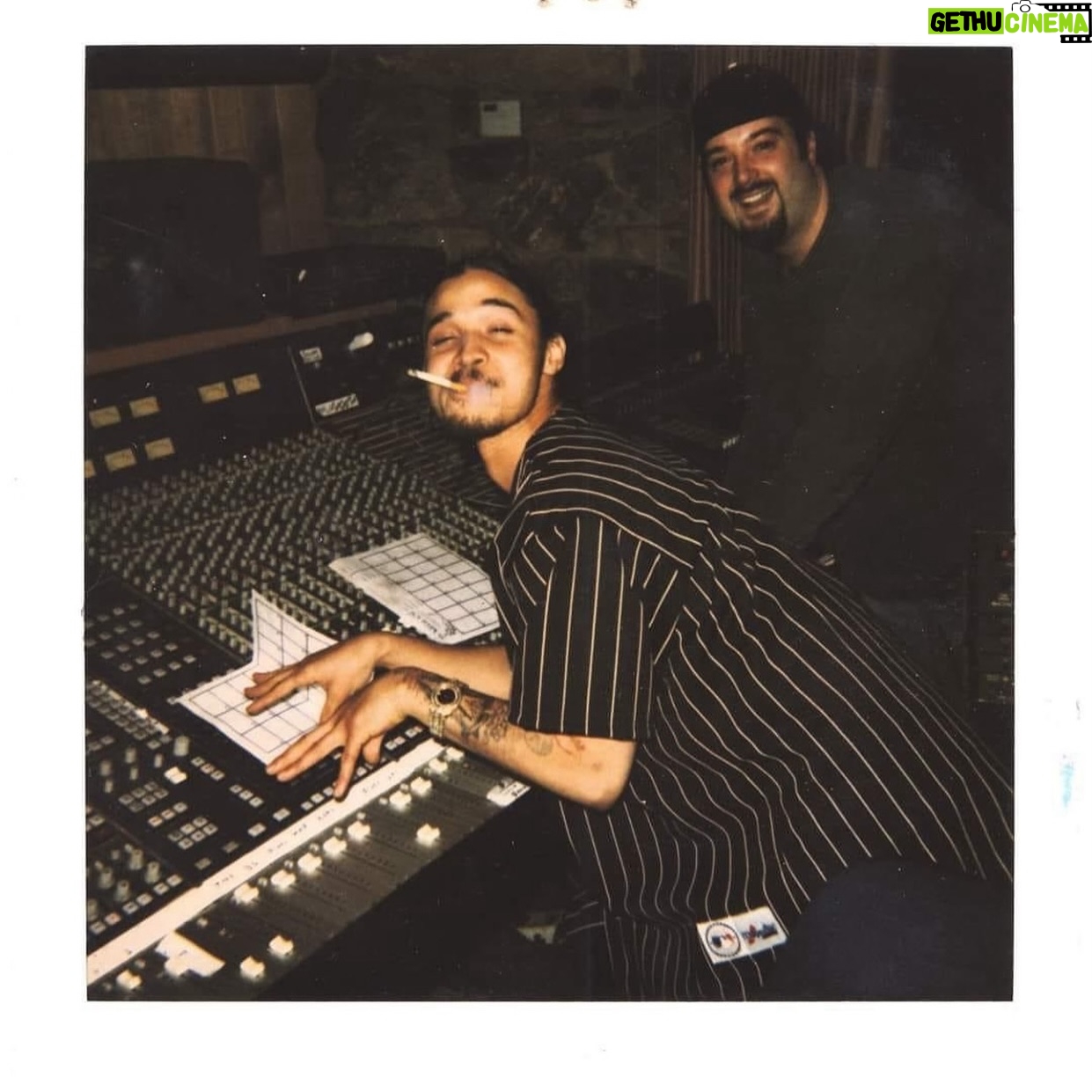 Bizzy Bone - 5K Likes - Happy Cinco De Mayo!!!!
@callmechoko
Spanish Bone ALL DAY TODAY!!!!!
Smile. It’s not illegal yet.