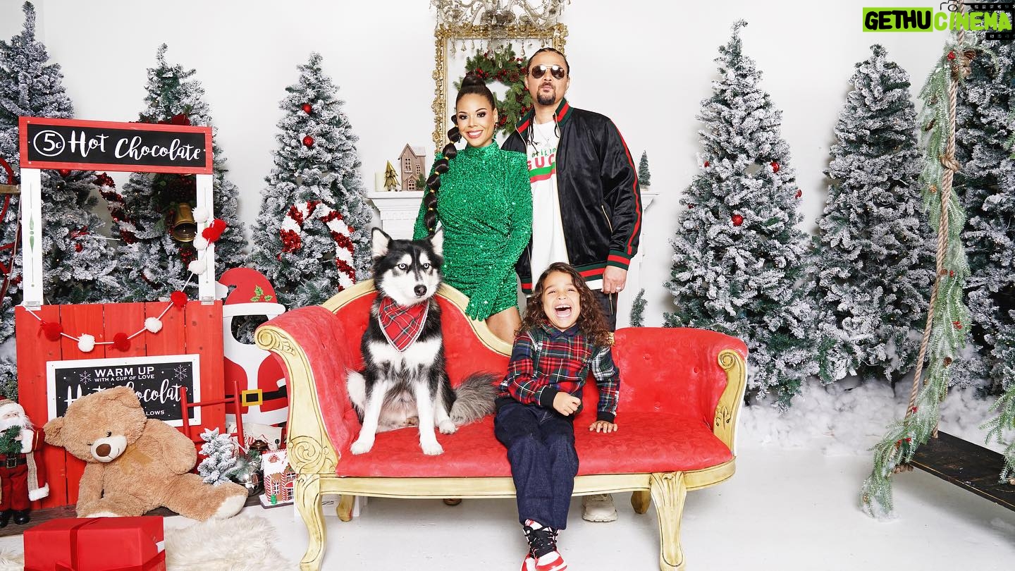 Bizzy Bone - 5K Likes - Merry Christmas from the McCane Family to yours!
Happy Holidays!