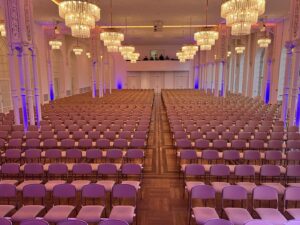 Bjarne Mädel Instagram - @lit.cologne #SörensensiehtFlora  @florakoeln @sven_stricker @janpeterpflug  #alsowirhambock #theremin trifft atherom #21UHR steppt der Bär #volleHütte #ausverkauft