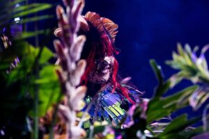 Björk Instagram - thank you for last night brooklyn!

@eartheater 
@jlin_p 
@mun_sing 
@segabodega 
@0800shygirl 

dress @noirkeininomiya 
mask @james.t.merry 
hair @sylvestre_finold 
makeup @julianwolfstoller 
manicure @nailsbymei 
styling @eddagud
photography @santiagraphy

the bowery presents @bowerypresents