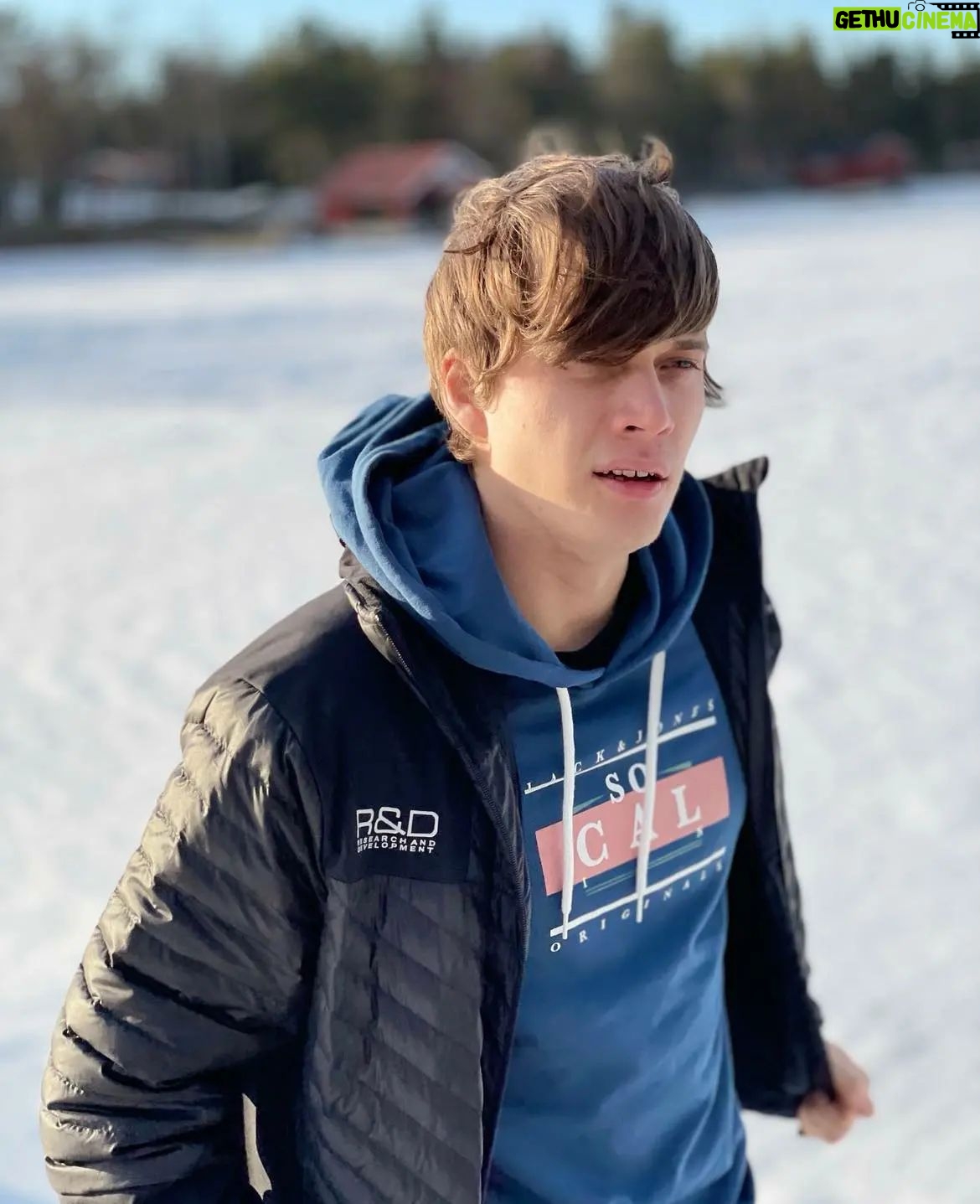 Björn Mosten - 15.8K Likes - cold cold easter