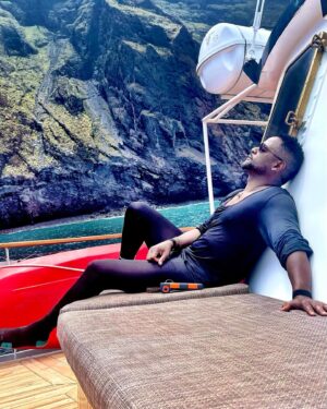 Blair Underwood Instagram - Yeah… I think I swallowed too much salt water snorkeling this last time. Lol. NOT the plan! But worth it! #BucketList @quasarex, @howelltalentrelations
#quasarexpeditions, #evolutionyacht, #galapagosislands, #quasarex
#travelpartner