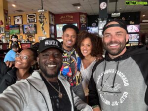 Blake Foster Instagram - Great weekend with great friends 🫶🏻 
@legendarycon thanks for everything #PowerRangers #FreshPrince #ComicCon