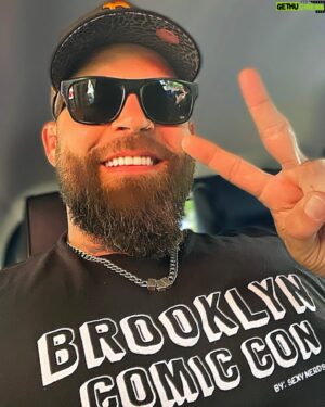Blake Foster Instagram - Thank you, Brooklyn! Your energy and love made @bkcomiccon an absolute blast 💥 Can’t wait to see you all again soon! #BrooklynComicCon #ThankYouBrooklyn #ComicCon #PhotoDump