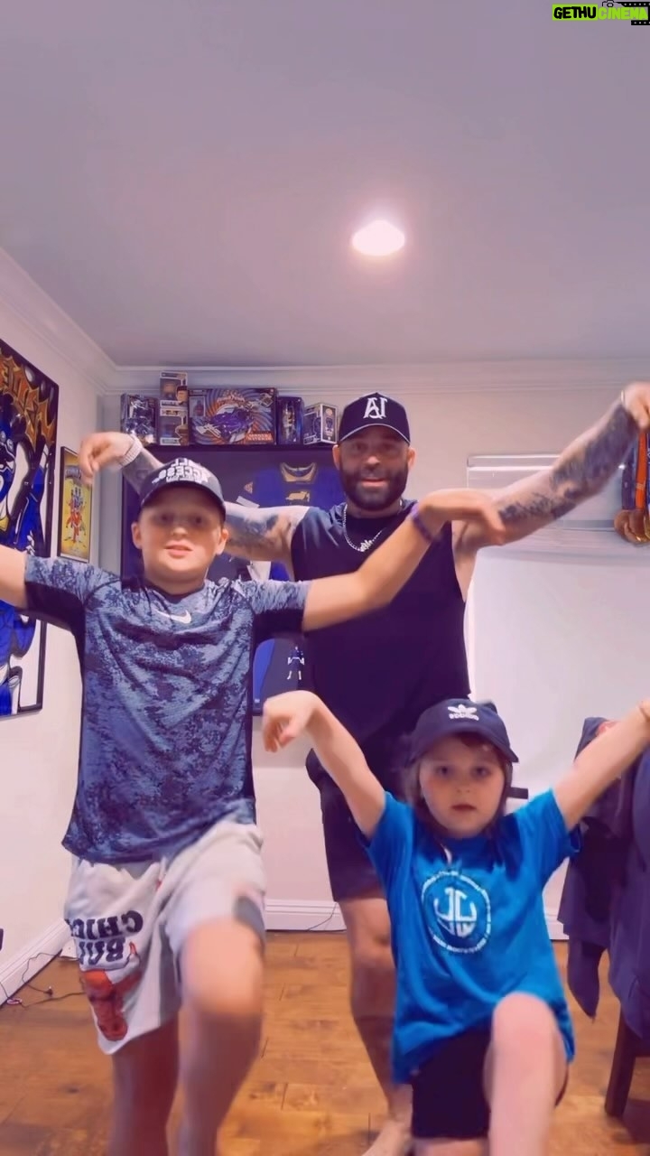 Blake Foster - 1.1K Likes - Dad duties with @tommyrichman.png š¤£š