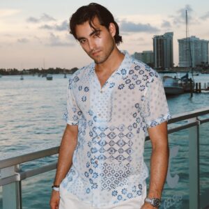 Blake Michael Instagram - Miami nights with @celsiusofficial. Tropical vibe is a vibe and so was the party 🌴
Met so many amazing creators and celebrated the launch of the new flavor. #celh #tropicalvibe