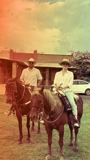 Blake Vaz Instagram - De esos días perfectos…
Grazie @violeta___gf!!

#tepoztlan #morelos #mexico #travel #travelgram #horseriding #doggos #anniversarytrip #amoicavalli