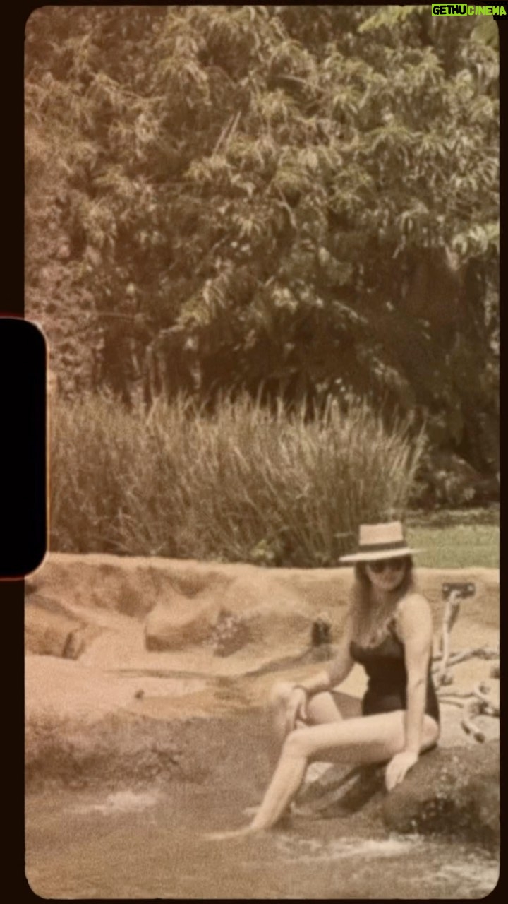 Blake Vaz - 13 Likes - Un mezzogiorno en la piscina con la mia bellissima moglie… @violeta___gf
#tepoztlan #mexico #morelos #travel #anniversarytrip #travelgram #giallovibes #8mm