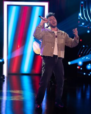 Blas Cantó Instagram - 🎤 @blascanto_es en exclusiva no noso plató cantando o seu último sinxelo “Tú nunca me has querido”. Que vos pareceu? 🥰

—

🎤 @blascanto_es en exclusiva en nuestro plató cantando su último sencillo “Tú nunca me has querido”. ¿Qué os ha parecido? 🥰

#TVG #CTV #BlasCantó #TNMHQ #Bamboleo
