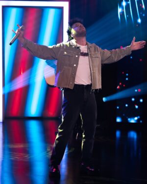 Blas Cantó Instagram - 🎤 @blascanto_es en exclusiva no noso plató cantando o seu último sinxelo “Tú nunca me has querido”. Que vos pareceu? 🥰

—

🎤 @blascanto_es en exclusiva en nuestro plató cantando su último sencillo “Tú nunca me has querido”. ¿Qué os ha parecido? 🥰

#TVG #CTV #BlasCantó #TNMHQ #Bamboleo