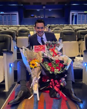 Bloom Varin Instagram - Thanks for all the ❤️🖤!!!!! We got five more shows to go this coming weekend so grab your tix while you still can!!

##chicagothemusical 
#chicagothemusicalbangkok