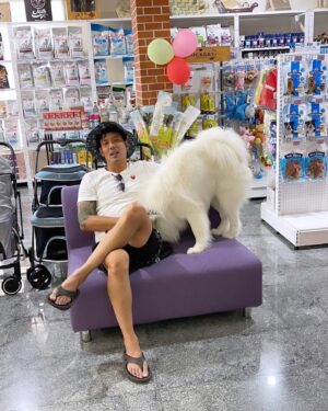 Bloom Varin Instagram - พาโอเลี้ยงมาว่ายน้ำป๋อมแป๋มปู้ดปู้ด