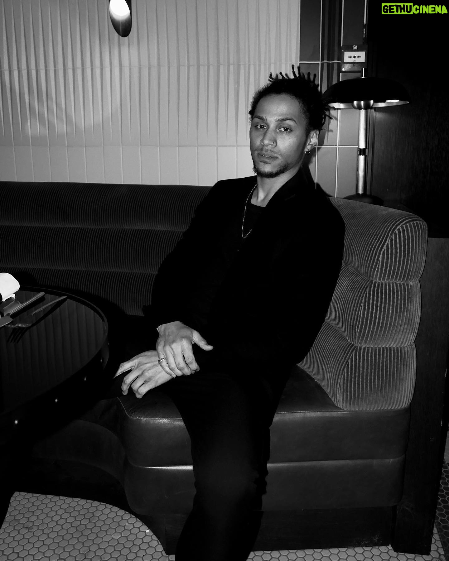 Bluey Robinson - 3 Likes - High vibrations last night! Great to be back onstage. Big love to all in attendance 👽
@sctr.co.uk @remymartin @stereocoventgardenlondon @shotbyfrederick