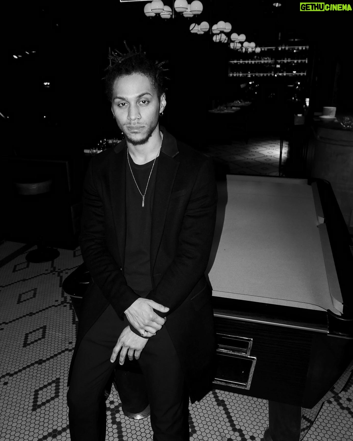 Bluey Robinson - 3 Likes - High vibrations last night! Great to be back onstage. Big love to all in attendance 👽
@sctr.co.uk @remymartin @stereocoventgardenlondon @shotbyfrederick