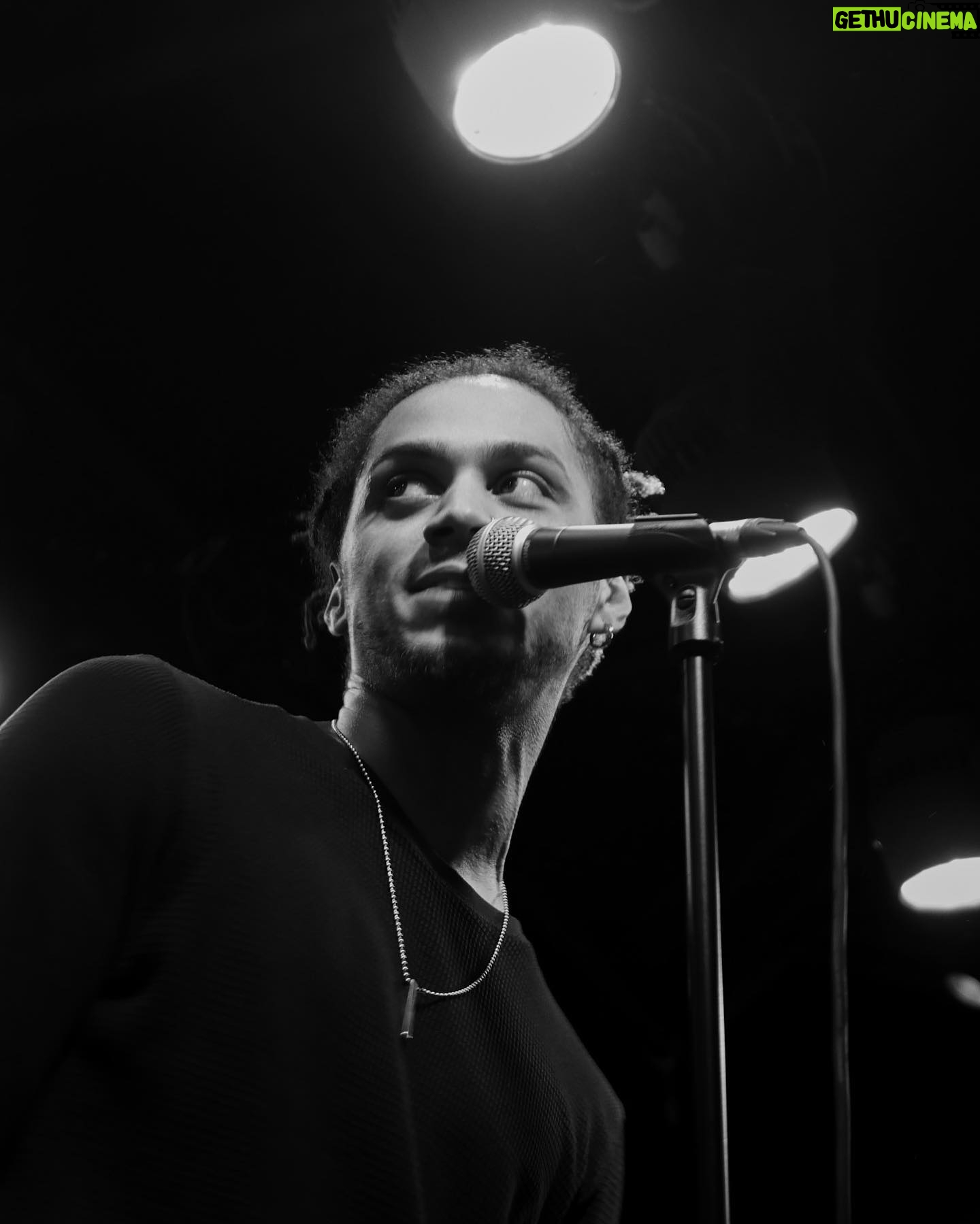 Bluey Robinson - 3 Likes - High vibrations last night! Great to be back onstage. Big love to all in attendance 👽
@sctr.co.uk @remymartin @stereocoventgardenlondon @shotbyfrederick