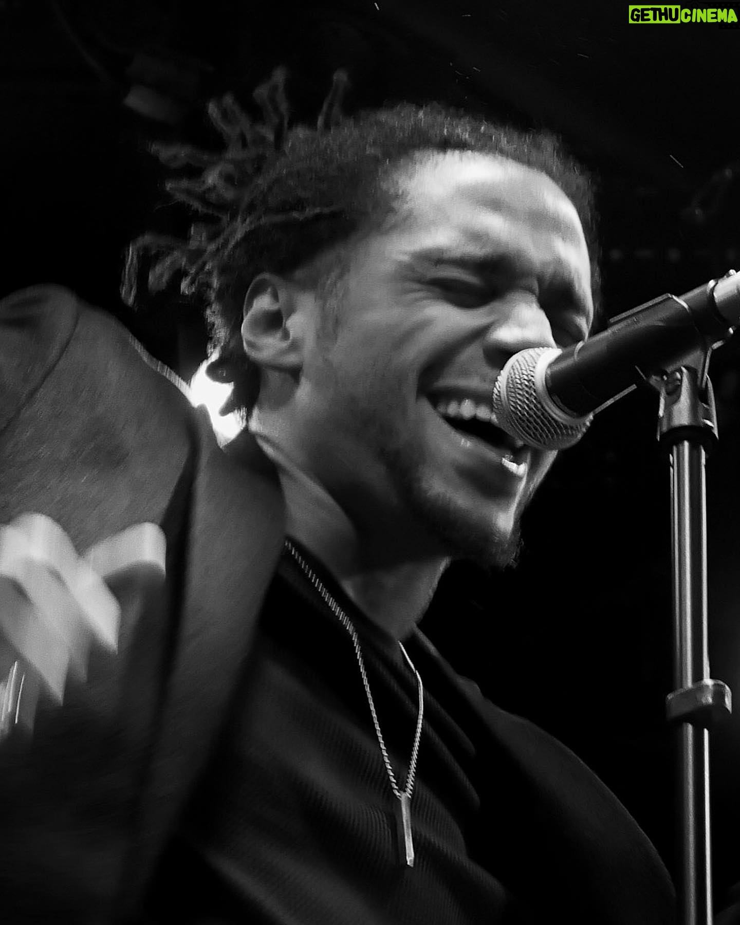 Bluey Robinson - 3 Likes - High vibrations last night! Great to be back onstage. Big love to all in attendance 👽
@sctr.co.uk @remymartin @stereocoventgardenlondon @shotbyfrederick