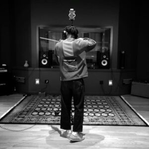 Blxst Instagram - My cover of “21 Questions” by 50 Cent for @AppleMusic’s Juneteenth Freedom Songs playlist is available now. Listen exclusively in #SpatialAudio with @Dolby Atmos