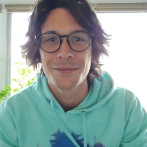 Bob Morley Instagram - Help me raise funds and awareness for @namicommunicate and @littlehlearning head over to the link in my bio to check out the #bewellbekind range.  A huge thank you to @represent for making this possible. 
#bewellbekind #youarenotalone #breakingthepovertycycle