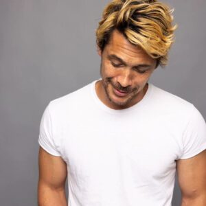 Bob Morley Instagram - Going #supersaiyan for @dragoncon this year, can't wait to see you all there! #Dragoncon

Big thanks to @netovelasco for the 📸
