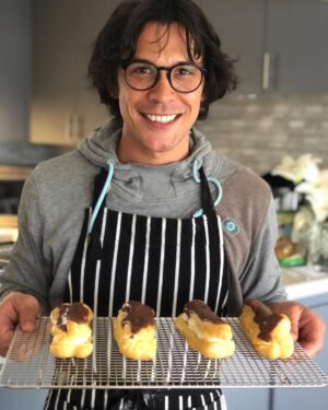 Bob Morley Instagram - I made a thing for my wife @elizajaneface 🥰🐼🦁