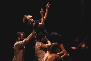 Bobbi Jene Smith Instagram - Let’s dance together! Join us for a special Lost Mountain workshop on Thursday @ 3pm (EST). To sign up go to the link in my bio. 
Photos from @lamamaetc by @carlos.cardona
