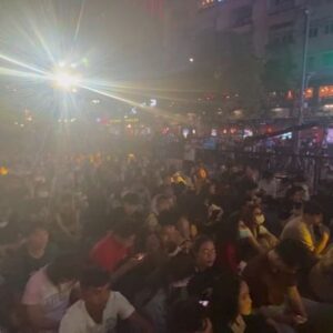 Bobby Chinn Instagram - About last night… I love Vîetnam, I came as a foreigner, and left feeling Vietnamese! I made great friends, got live out my dreams in the culinary world and took Karaoke a step further where I get to do gigs like this. I couldn’t have achieved any of this without the support of so many people, my staff, my friends, some turned adopting me like family. Humbled and honored to be part of all of this. To be able to return, catch up, jam with friends reinforces my love of Vîetnam. A huge thank you to @mindycoppin and the organizer & promoter @buihuytuan and his team that put on a world class production. Collosal thank you to my friends/ band mates @huydrums @nguyenlong76 

HCMC’s second “Ho Do" International Music Festival 2022 which took place in Nguyen Hue walking street in District 1 and Thu Thiem 2 Tunnel Park in Thu Duc City on December 8-11, attracting over 150,000
