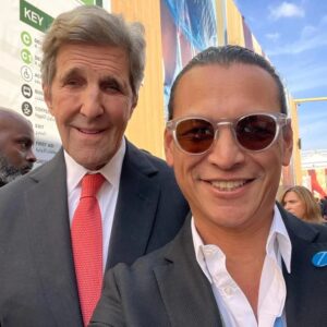 Bobby Chinn Instagram - I had the pleasure of meeting @JohnKerry at #COP27 today! John Kerry has ambitious plans for methane reduction globally, and #UrbanEats aims to deliver on this by creating a more circular food system. #TogetherforImplementation.