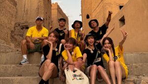 Bobby Dou Instagram - 有點回到小時候那種旅行的節奏
這次跟著玩很大一起飛行
繼上一次 #紐西蘭玩很大 後
又一次
驚險刺激
去了一個
我做夢也沒想到的國度
一群亦師亦友的人
一下子對手一下子朋友
很有創意
快樂是自找的
找到了後就無限可能
笑到掩面神經錯亂
肌耐力耗盡這樣
#玩很大九週年
@mr.player.tw 
@circuskidd 
@hsieh_kunda 
@alan_kuoyoluan 
@zuweiii_ 
@starsyeh 
@hsyan0625 
@meigo.c