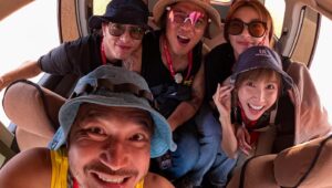 Bobby Dou Instagram - 有點回到小時候那種旅行的節奏
這次跟著玩很大一起飛行
繼上一次 #紐西蘭玩很大 後
又一次
驚險刺激
去了一個
我做夢也沒想到的國度
一群亦師亦友的人
一下子對手一下子朋友
很有創意
快樂是自找的
找到了後就無限可能
笑到掩面神經錯亂
肌耐力耗盡這樣
#玩很大九週年
@mr.player.tw 
@circuskidd 
@hsieh_kunda 
@alan_kuoyoluan 
@zuweiii_ 
@starsyeh 
@hsyan0625 
@meigo.c