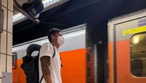 Bobby Dou Instagram - 中東到花蓮的距離
真的不一般
又一次跟著 @mr.player.tw 
出發玩耍
就那種累累爽爽的感覺
然後
時差加上陸地與飛行的時程
我已經忘了是昨天還是前天出發回程的
一大段距離再次證明
我那種
那都能睡的安穩的能力
因為心裡
有股力量呼喊著我回家
一如往常的
我不停歇
一路到家
平安順利且快樂

#謝謝一路相伴的兄弟姐妹
#謝謝玩很大
#家的力量
@hsieh_kunda 
@circuskidd @alan_kuoyoluan 
@hsyan0625 
@starsyeh 
@meigo.c 
@zuweiii_