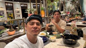 Bobby Dou Instagram - 一種浪漫的感覺
@mr.player.tw 
@alan_kuoyoluan 
#謝謝玩很大
