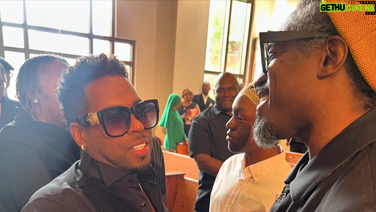 Bobby V - 19.1K Likes - What a blessing to sing with my brothers
@mistaboyz today!
#ricowade co produced our biggest song and was a person that was selfless, creative & a visionary!
He taught us as teenagers about the importance of live instrumentation real music & most importantly the business of music!
We love you , thank you & appreciate you šš½
Long live #RicoWade #dungeonfamily #blackberrymolasses #mista
