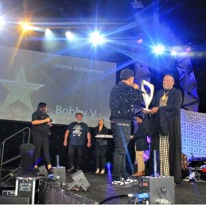 Bobby V Instagram - #thankyou @bronnerbros for honoring me with a #lifetime achievement award!🙏🏽

#thankful #birthday #pisces