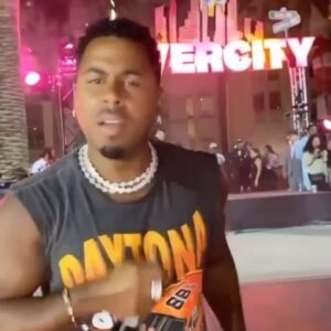 Bobby V Instagram - This what that real r&b make you feel like !
I love y’all & the love you give me ❤️💯😎❤️
#bobbyv