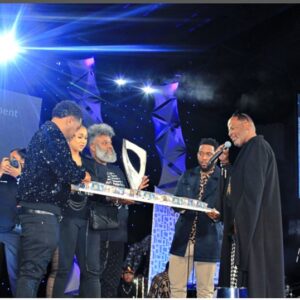 Bobby V Instagram - #thankyou @bronnerbros for honoring me with a #lifetime achievement award!🙏🏽

#thankful #birthday #pisces
