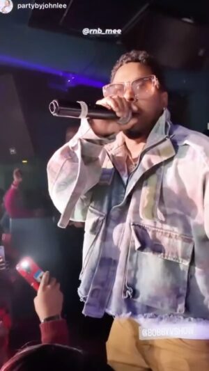 Bobby V Instagram - We made a #movie in #boston !
Next time I come it will be a full set @ #citywinery☄️🚀🚀🚀🚀🚀🚀🚀#bobbyv