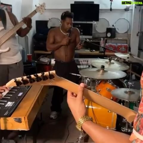 Bobby V - 13.7K Likes - I be in the trenches with the rehearsals..
Iām the #underdog that will continue to rise because I study the craft & practice to give yall the best me I can .ā¤ļøš„
See you soon !ā¤ļø
#bobbyv #blackberrymolasses