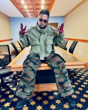 Bobby V Instagram - Every new level is a new devil 🙏🏽
Stay prayed up !🙏🏽
#lexington #kentucky 
#kingme 👑 #bobbyv