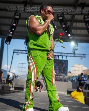 Bobby V Instagram - #dallas was crazy packed for the #tacosandtequlia 
#festival thank yall 4 the #love ❤️#texas #bobbyv
#valentino
📸 @only.kamz 
Designer @designerenochmusace