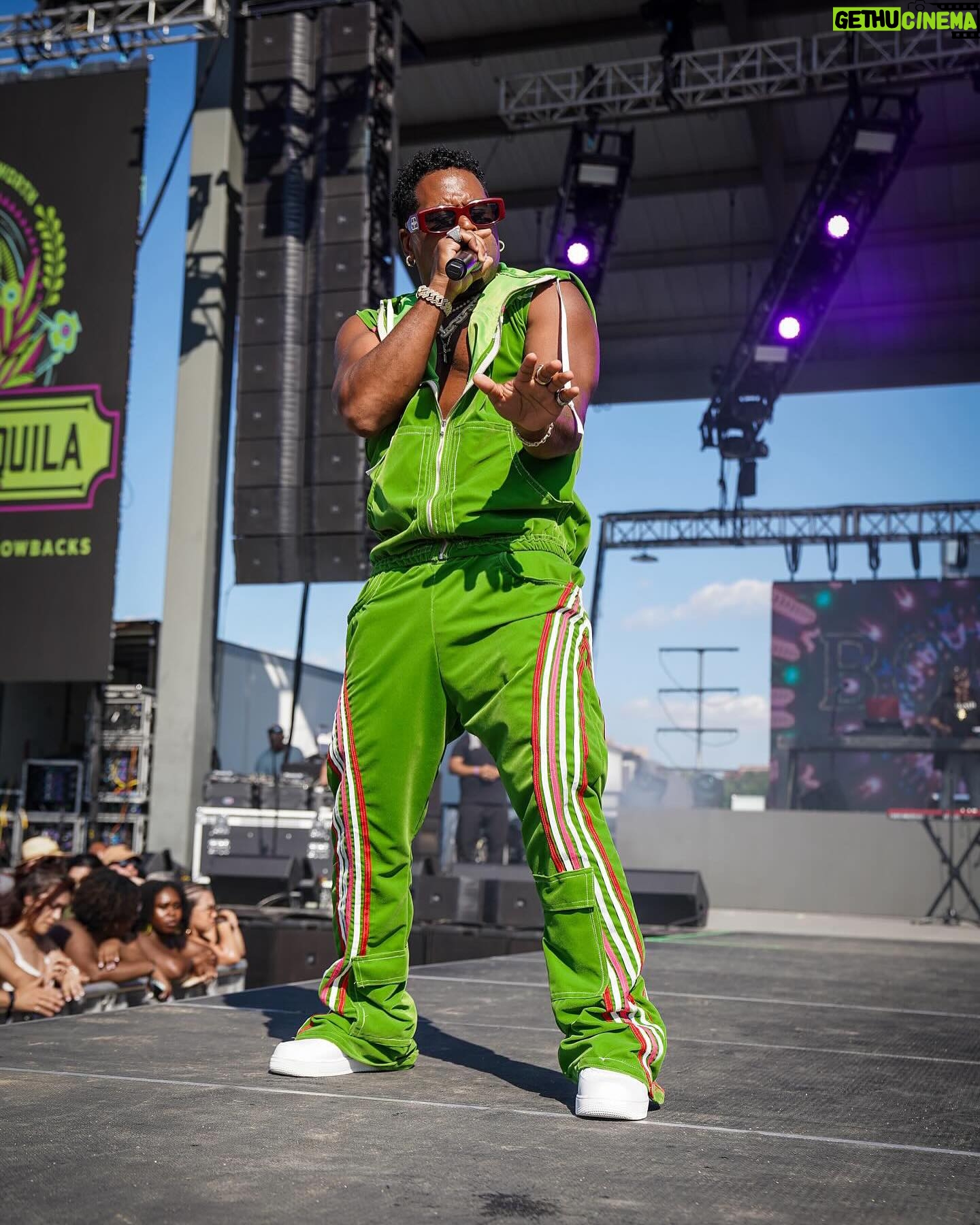 Bobby V - 10.6K Likes - #dallas was crazy packed for the #tacosandtequlia
#festival thank yall 4 the #love ā¤ļø#texas #bobbyv
#valentino
šø @only.kamz
Designer @designerenochmusace
