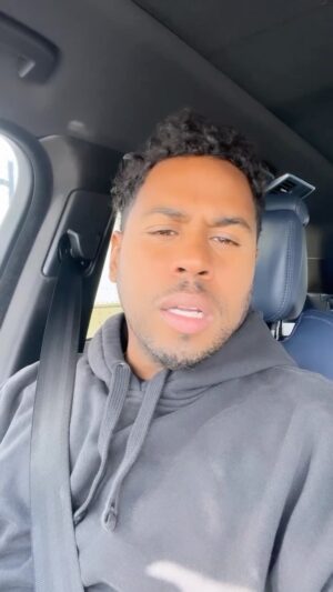 Bobby V Instagram - Why you looking @ me like that!?
Do you like what you looking @!
If you do what you waiting on..
Let’s have a conversation… ❤️
#bobbyv