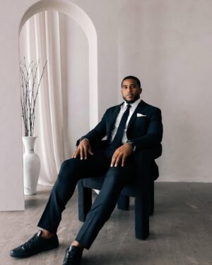 Bobby Wagner Instagram - Fit for Business #Year11 

📸 @ravieb